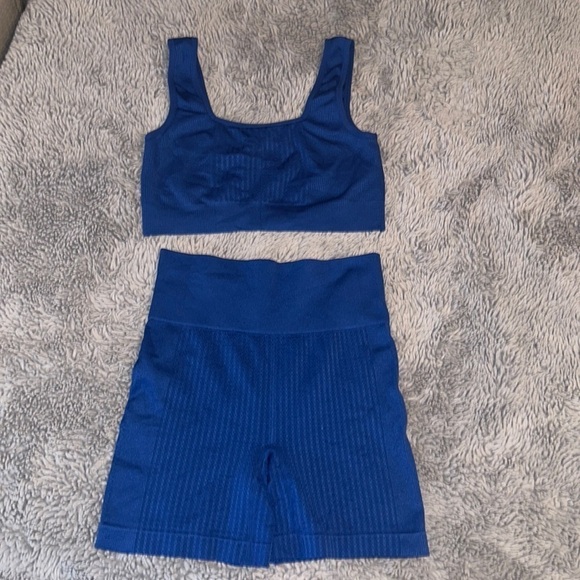 Two Piece Seamless Ribbed Work Out Set - Picture 2 of 9